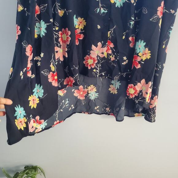 Woman Within Sleeveless Floral Button Down Shirt Top 4X - Picture 4 of 8